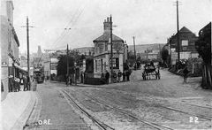 Junction-of-Fairlight-Road-with-Old-London-Road.-1906.
